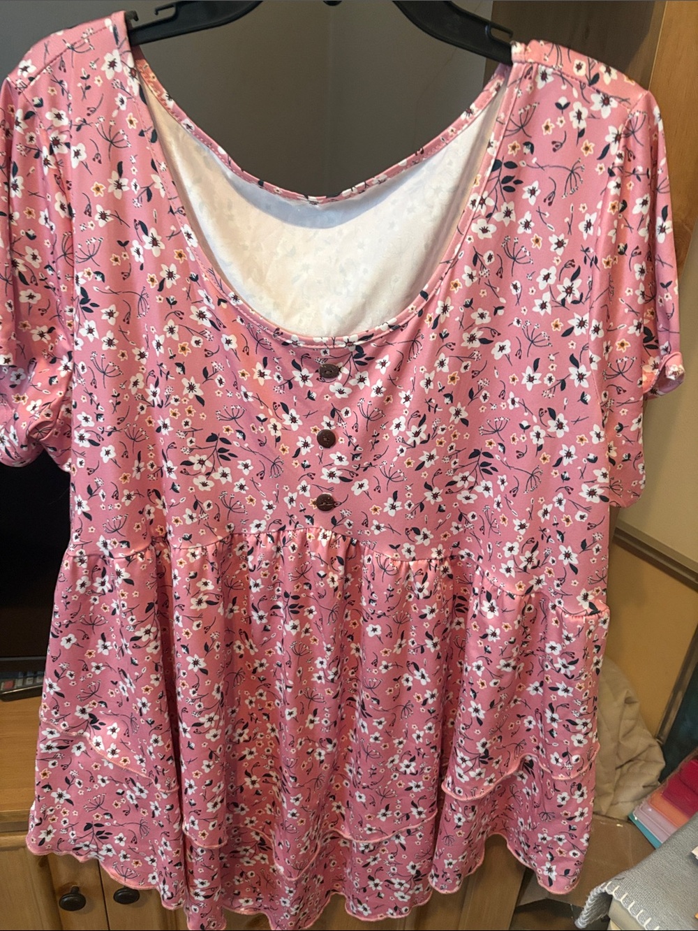 Women's Pink Floral Short-Sleeve Peplum Top